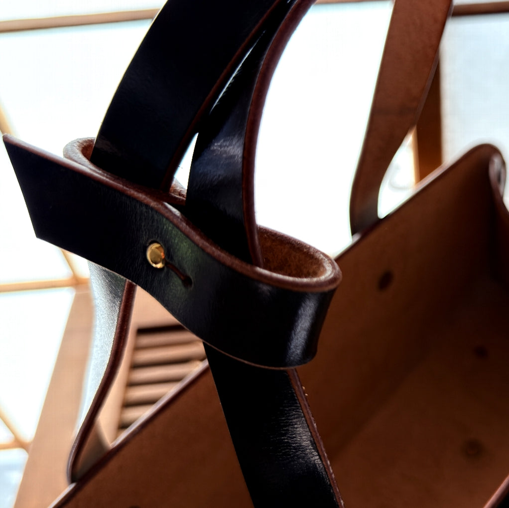 Type B YVN 002 Structured Tool Tote